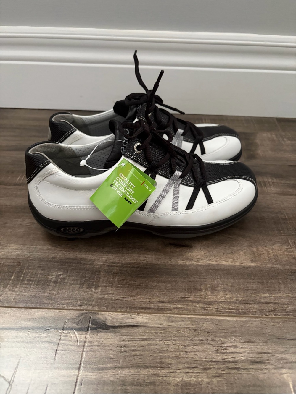 Ecco women’s golf shoes